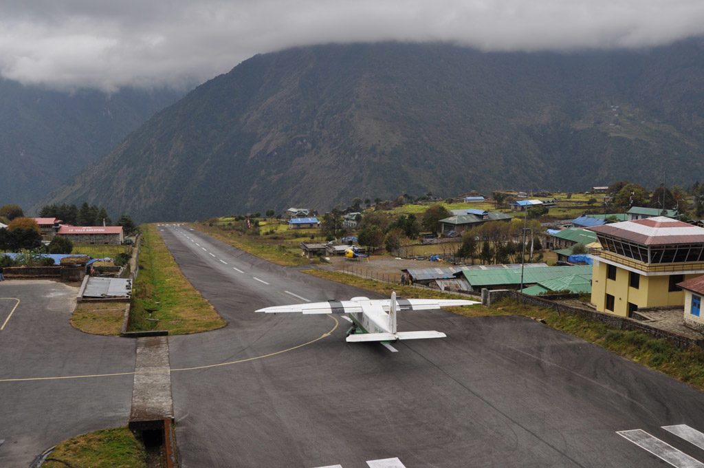 مطار (تنزنغ هيلاري) في نيبال