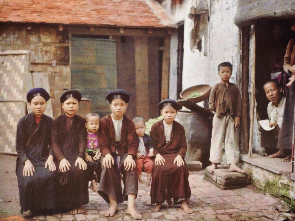 إحدى صور (ليون بوسي) من أسفاره في فيتنام وكمبوديا أو كما كان يعرف آنذاك بالهندوشين الفرنسية.